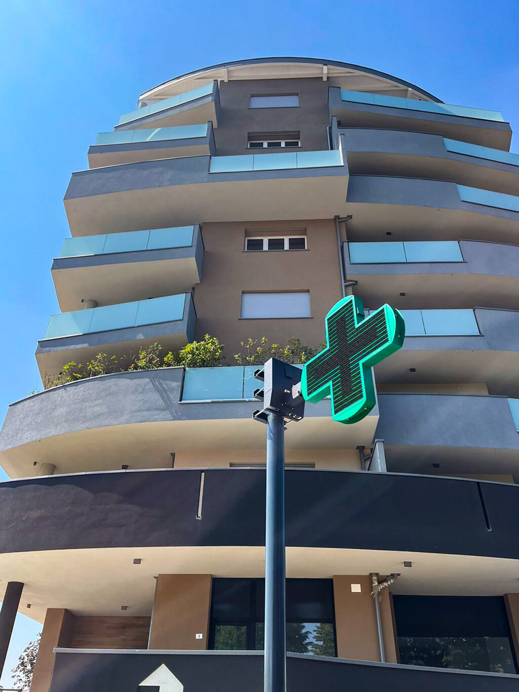 Croce a LED GREEN: Farmacity di Treviglio