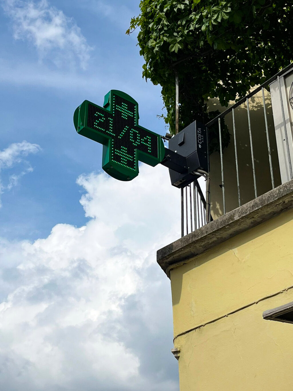 Croce a LED GREEN: Farmacia Azzi