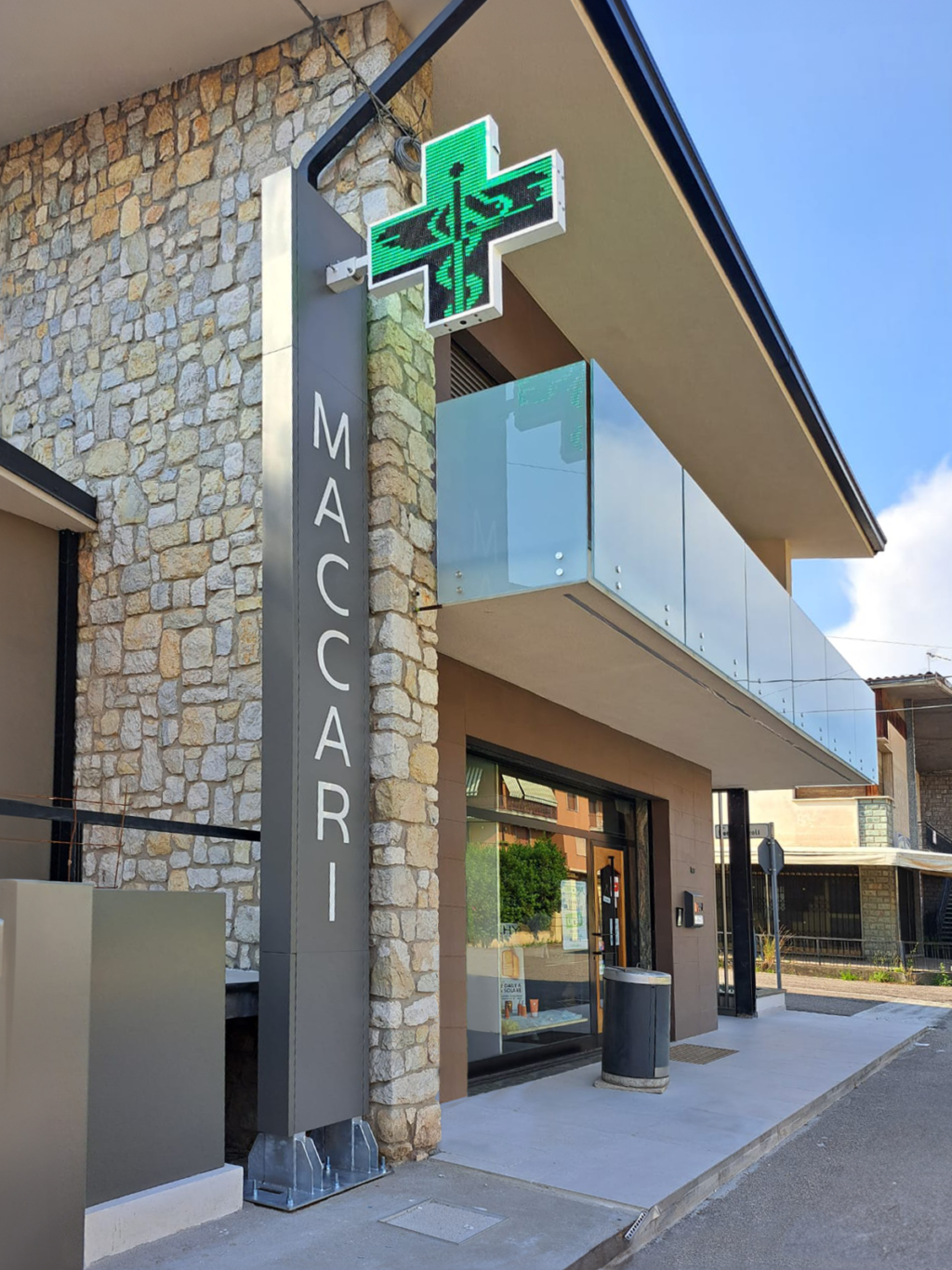 Insegna luminosa e croce a LED GREEN 100: Farmacia Maccari