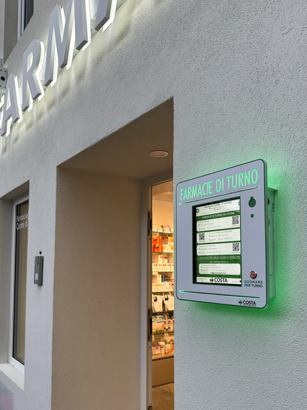 Bacheca dei turni SIMPLY LED: Farmacia Cuore di Magrè