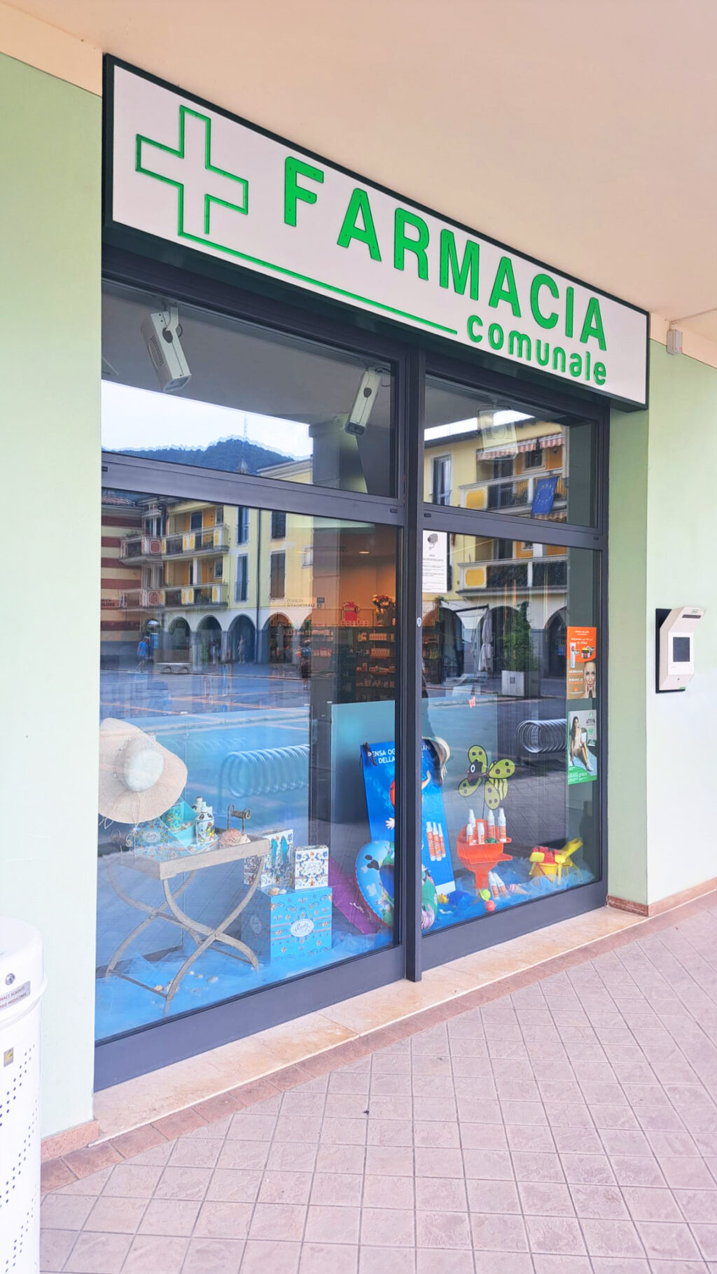Insegna luminosa: Farmacia Comunale di Nave